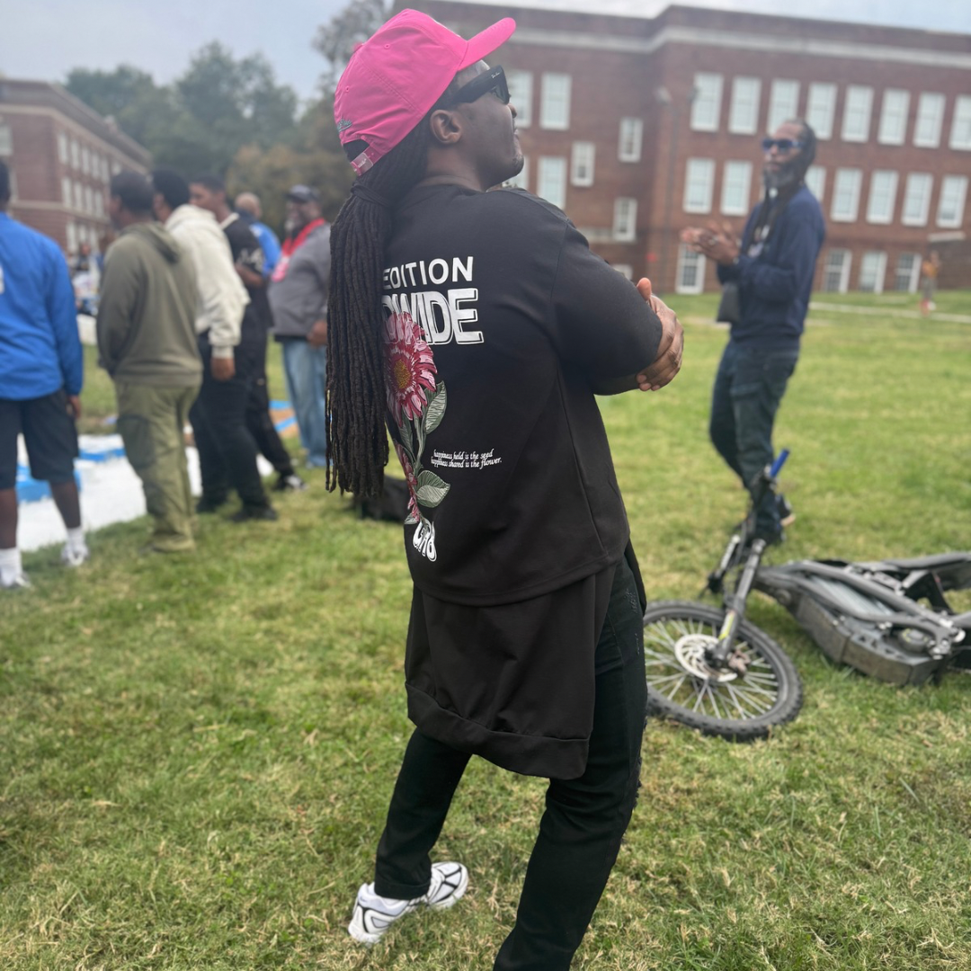 GR8 LE WORLDWIDE OVERSIZED CROP TEE